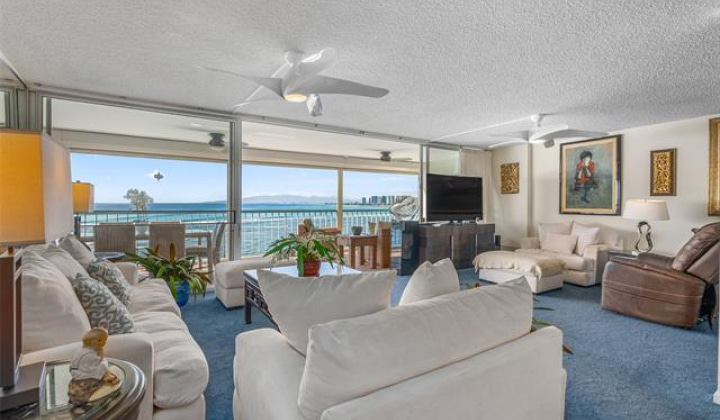 2877 Kalakaua Avenue,Honolulu,Hawaii,96815,2 Bedrooms Bedrooms,1 BathroomBathrooms,Condo/Townhouse,Kalakaua,5,18109313
