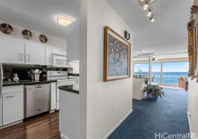 2877 Kalakaua Avenue,Honolulu,Hawaii,96815,2 Bedrooms Bedrooms,1 BathroomBathrooms,Condo/Townhouse,Kalakaua,5,18109313