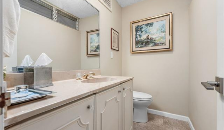 2877 Kalakaua Avenue,Honolulu,Hawaii,96815,2 Bedrooms Bedrooms,1 BathroomBathrooms,Condo/Townhouse,Kalakaua,5,18109313