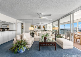 2877 Kalakaua Avenue,Honolulu,Hawaii,96815,2 Bedrooms Bedrooms,1 BathroomBathrooms,Condo/Townhouse,Kalakaua,5,18109313