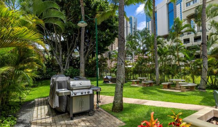 421 Olohana Street,Honolulu,Hawaii,96815,2 ベッドルーム ベッドルーム,2 バスルームバスルーム,コンド / タウンハウス,Olohana,10,19295558