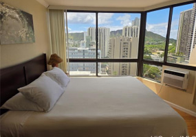 320 Liliuokalani Avenue,Honolulu,Hawaii,96815,2 ベッドルーム ベッドルーム,1 バスルームバスルーム,コンド / タウンハウス,Liliuokalani,18,18111690