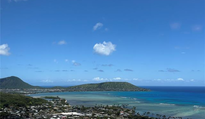 483 Maono Loop,Honolulu,Hawaii,96821,4 ベッドルーム ベッドルーム,4 バスルームバスルーム,一戸建て,Maono,19296671