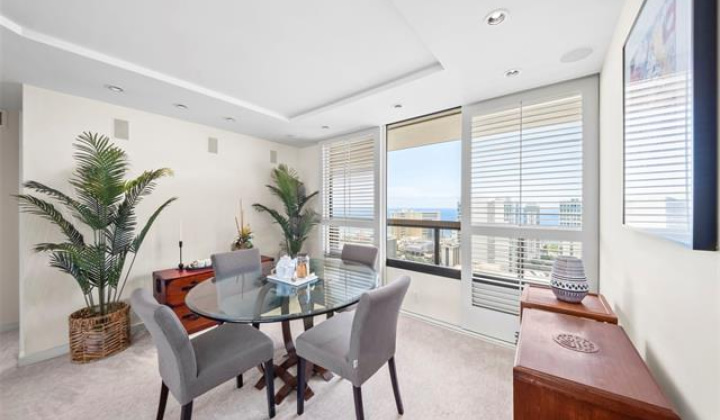 2121 Ala Wai Boulevard,Honolulu,Hawaii,96815,3 ベッドルーム ベッドルーム,3 バスルームバスルーム,コンド / タウンハウス,Ala Wai,41,18565758