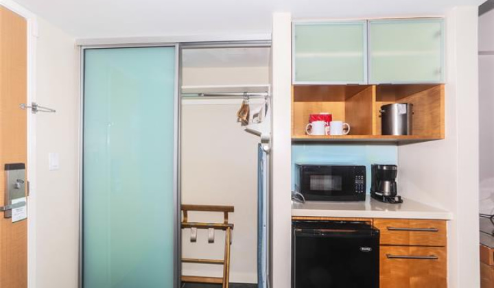 410 Atkinson Drive,Honolulu,Hawaii,96814,1 BathroomBathrooms,Condo/Townhouse,Atkinson,17,18569224