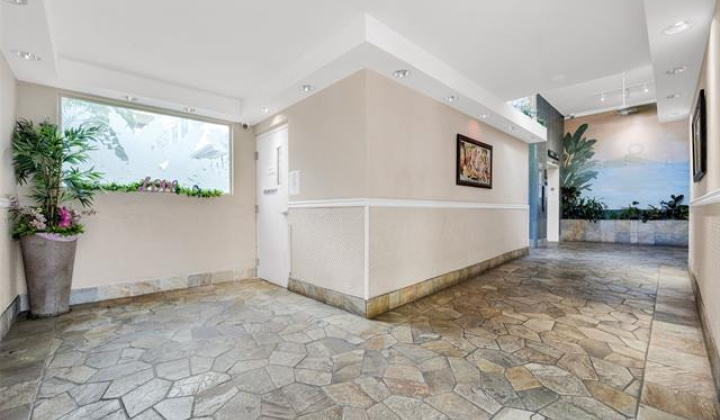430 Kaiolu Street,Honolulu,Hawaii,96815,2 ベッドルーム ベッドルーム,1 バスルームバスルーム,コンド / タウンハウス,Kaiolu,8,18569884
