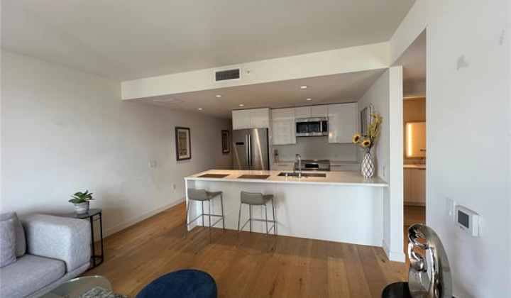 1001 Queen Street,Honolulu,Hawaii,96814,1 ベッドルーム ベッドルーム,1 バスルームバスルーム,コンド / タウンハウス,Queen,18,18118574
