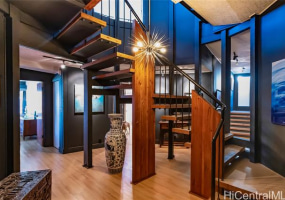 1826 Laukahi Street,Honolulu,Hawaii,96821,4 ベッドルーム ベッドルーム,3 バスルームバスルーム,一戸建て,Laukahi,18573318