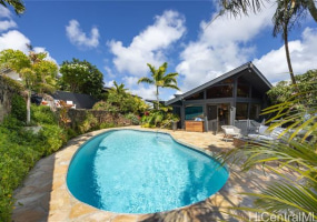 1826 Laukahi Street,Honolulu,Hawaii,96821,4 ベッドルーム ベッドルーム,3 バスルームバスルーム,一戸建て,Laukahi,18573318