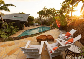 1826 Laukahi Street,Honolulu,Hawaii,96821,4 ベッドルーム ベッドルーム,3 バスルームバスルーム,一戸建て,Laukahi,18573318