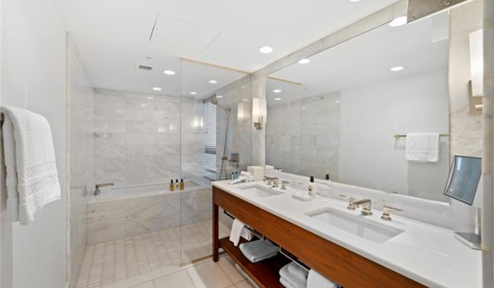 4005 Round Top Drive,Honolulu,Hawaii,96822,7 Bedrooms Bedrooms,5 BathroomsBathrooms,Single family,Round Top,18573346