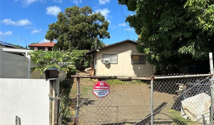 1751 Ahuula Street,Honolulu,Hawaii,96819,2 Bedrooms Bedrooms,1 BathroomBathrooms,Single family,Ahuula,18119833
