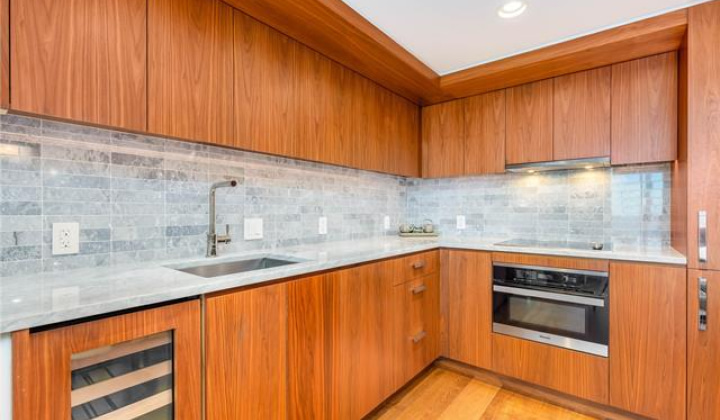 2139 Kuhio Avenue,Honolulu,Hawaii,96815,3 ベッドルーム ベッドルーム,3 バスルームバスルーム,コンド / タウンハウス,Kuhio,33,18120392