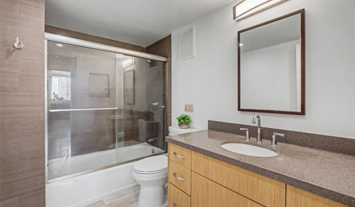 500 University Avenue,Honolulu,Hawaii,96826,3 Bedrooms Bedrooms,2 BathroomsBathrooms,Condo/Townhouse,University,9,19285576