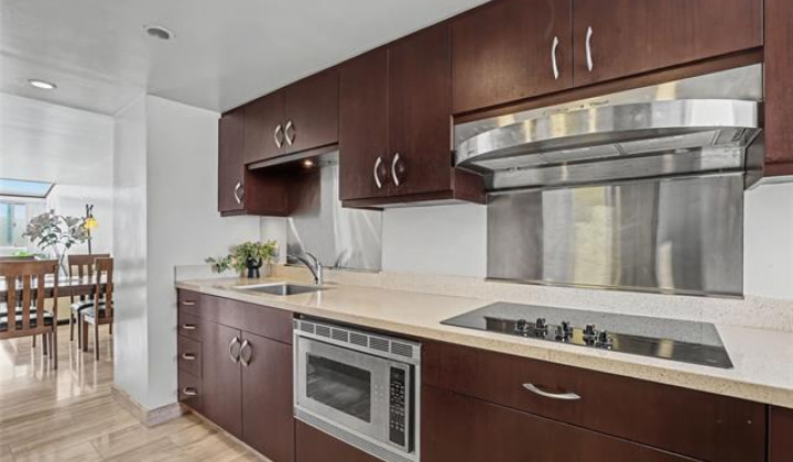 500 University Avenue,Honolulu,Hawaii,96826,3 Bedrooms Bedrooms,2 BathroomsBathrooms,Condo/Townhouse,University,9,19285576