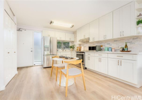 1617 Keeaumoku Street,Honolulu,Hawaii,96822,2 ベッドルーム ベッドルーム,1 バスルームバスルーム,コンド / タウンハウス,Keeaumoku,2,18121718