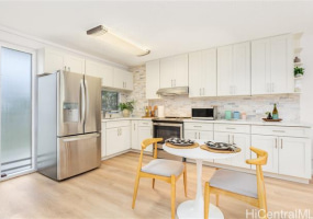 1617 Keeaumoku Street,Honolulu,Hawaii,96822,2 ベッドルーム ベッドルーム,1 バスルームバスルーム,コンド / タウンハウス,Keeaumoku,2,18121718