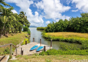 44-275 Kaneohe Bay Drive,Kailua,Hawaii,96734,3 ベッドルーム ベッドルーム,3 バスルームバスルーム,一戸建て,Kaneohe Bay,18123221