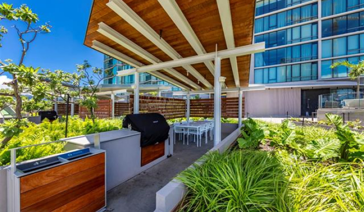 1001 Queen Street,Honolulu,Hawaii,96814,2 Bedrooms Bedrooms,2 BathroomsBathrooms,Condo/Townhouse,Queen,18,18125203