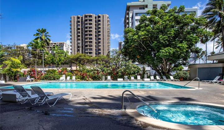 300 Wai Nani Way,Honolulu,Hawaii,96815,1 Bedroom Bedrooms,1 BathroomBathrooms,Condo/Townhouse,Wai Nani,4,18127065