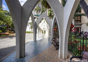 300 Wai Nani Way,Honolulu,Hawaii,96815,1 Bedroom Bedrooms,1 BathroomBathrooms,Condo/Townhouse,Wai Nani,4,18127065