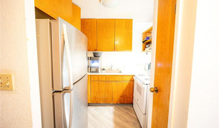 300 Wai Nani Way,Honolulu,Hawaii,96815,1 Bedroom Bedrooms,1 BathroomBathrooms,Condo/Townhouse,Wai Nani,4,18127065