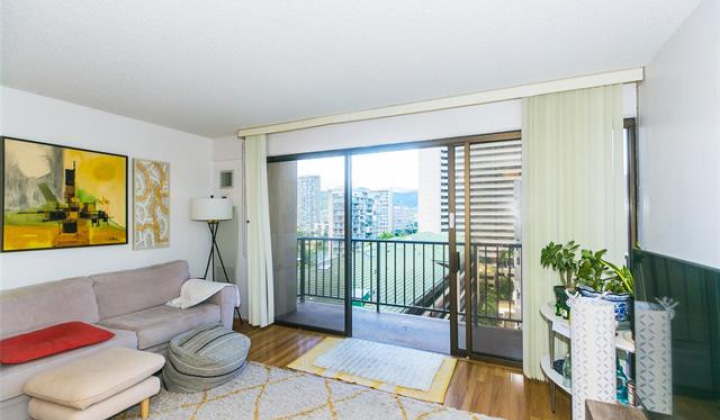 2140 Kuhio Avenue,Honolulu,Hawaii,96815,1 Bedroom Bedrooms,1 BathroomBathrooms,Condo/Townhouse,Kuhio,10,18127346