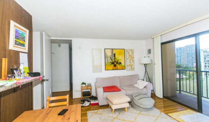 2140 Kuhio Avenue,Honolulu,Hawaii,96815,1 Bedroom Bedrooms,1 BathroomBathrooms,Condo/Townhouse,Kuhio,10,18127346