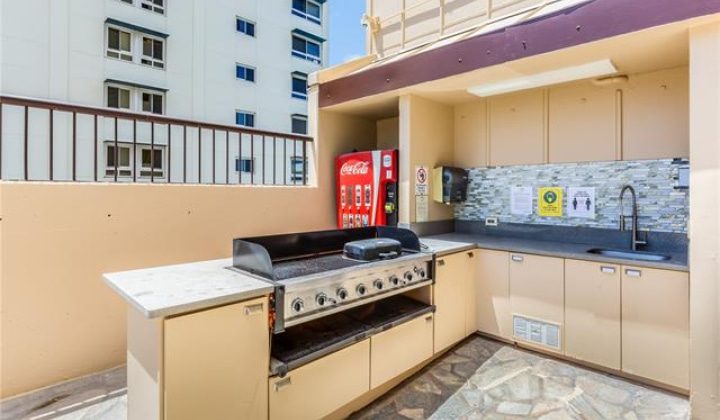 320 Liliuokalani Avenue,Honolulu,Hawaii,96815,2 ベッドルーム ベッドルーム,1 バスルームバスルーム,コンド / タウンハウス,Liliuokalani,11,19323814