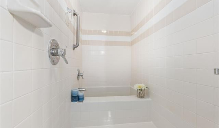 2440 Kuhio Avenue,Honolulu,Hawaii,96815,1 ベッドルーム ベッドルーム,1 バスルームバスルーム,コンド / タウンハウス,Kuhio,11,18580794
