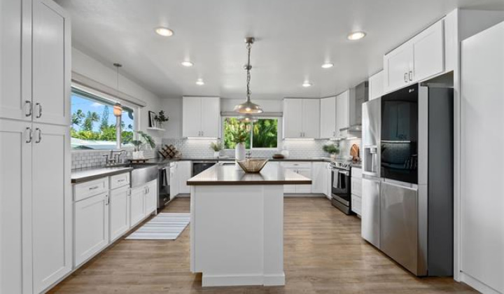 41-019 Manana Street,Waimanalo,Hawaii,96795,5 Bedrooms Bedrooms,3 BathroomsBathrooms,Single family,Manana,18130088