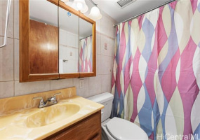 1250 Richard Lane,Honolulu,Hawaii,96819,2 Bedrooms Bedrooms,1 BathroomBathrooms,Condo/Townhouse,Richard,5,18130731