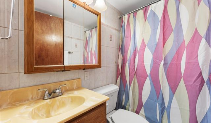1250 Richard Lane,Honolulu,Hawaii,96819,2 Bedrooms Bedrooms,1 BathroomBathrooms,Condo/Townhouse,Richard,5,18130731
