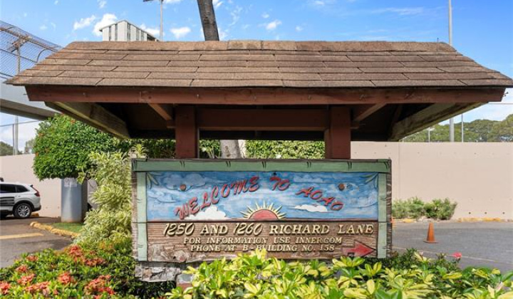 1250 Richard Lane,Honolulu,Hawaii,96819,2 Bedrooms Bedrooms,1 BathroomBathrooms,Condo/Townhouse,Richard,5,18130731