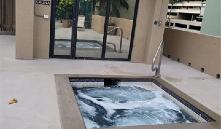 2215 Aloha Drive,Honolulu,Hawaii,96815,1 ベッドルーム ベッドルーム,1 バスルームバスルーム,コンド / タウンハウス,Aloha,11,18583957