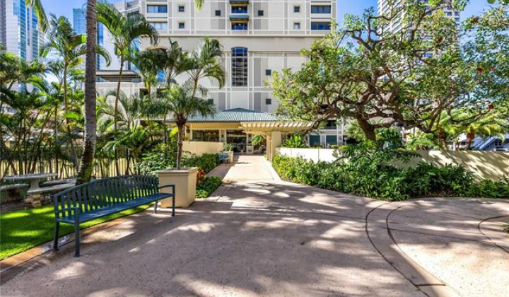 421 Olohana Street,Honolulu,Hawaii,96815,2 ベッドルーム ベッドルーム,2 バスルームバスルーム,コンド / タウンハウス,Olohana,10,19295558