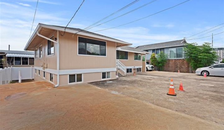 1915 Lohilani Street,Honolulu,Hawaii,96819,5 ベッドルーム ベッドルーム,2 バスルームバスルーム,一戸建て,Lohilani,18131740
