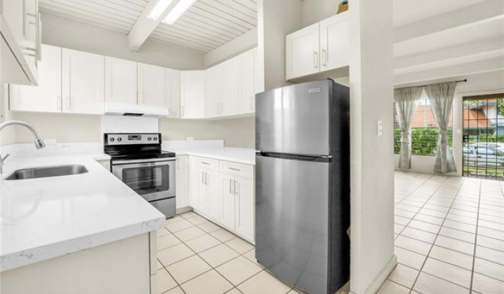 4202 Keanu Street,Honolulu,Hawaii,96816,2 Bedrooms Bedrooms,1 BathroomBathrooms,Condo/Townhouse,Keanu,2,18131770