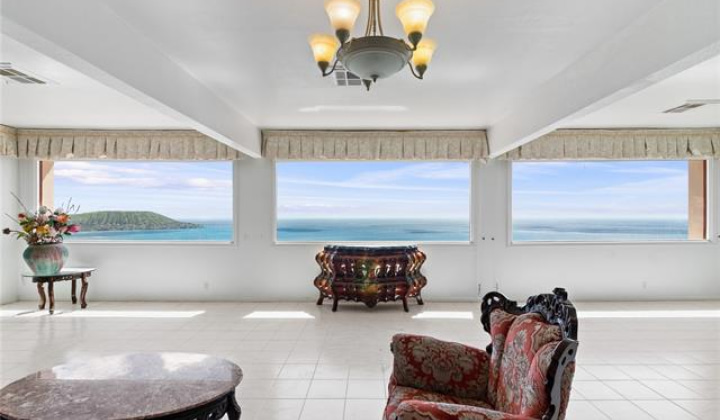 483 Maono Loop,Honolulu,Hawaii,96821,4 ベッドルーム ベッドルーム,4 バスルームバスルーム,一戸建て,Maono,19296671