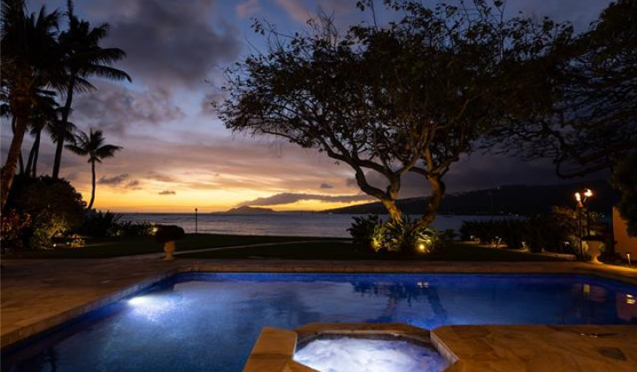 365 Portlock Road,Honolulu,Hawaii,96825,4 Bedrooms Bedrooms,4 BathroomsBathrooms,Single family,Portlock,19297577