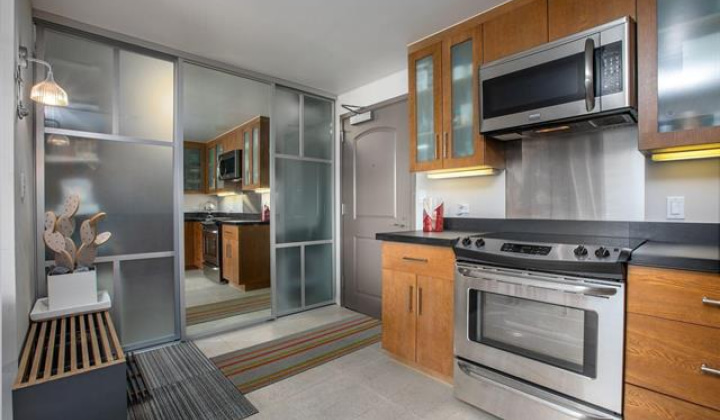 1009 Kapiolani Boulevard,Honolulu,Hawaii,96814,1 Bedroom Bedrooms,1 BathroomBathrooms,Condo/Townhouse,Kapiolani,41,18135328