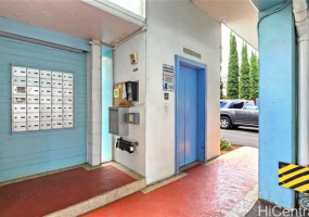 2873 King Street,Honolulu,Hawaii,96826,1 Bedroom Bedrooms,1 BathroomBathrooms,Condo/Townhouse,King,2,18135510