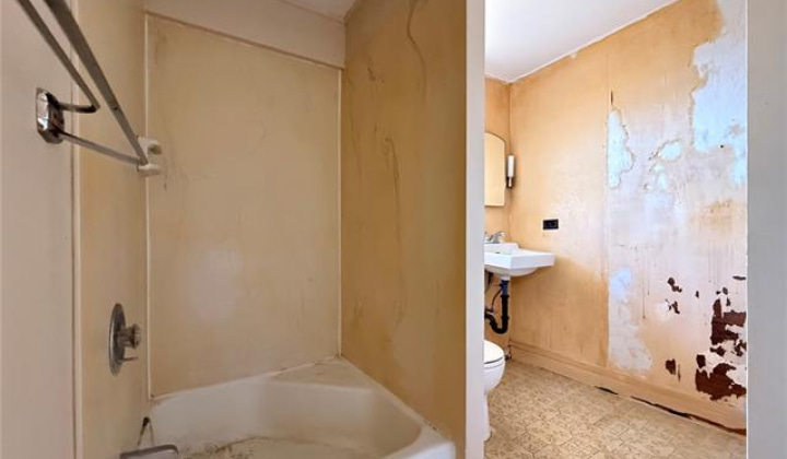 3655 Nihipali Place,Honolulu,Hawaii,96816,3 Bedrooms Bedrooms,2 BathroomsBathrooms,Single family,Nihipali,19300698
