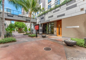 555 South Street,Honolulu,Hawaii,96813,Single family,South,18136845