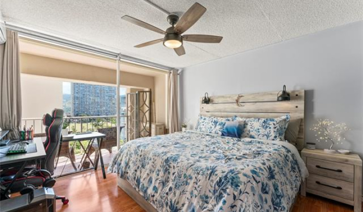 430 Keoniana Street,Honolulu,Hawaii,96815,1 Bedroom Bedrooms,1 BathroomBathrooms,Condo/Townhouse,Keoniana,10,18137280
