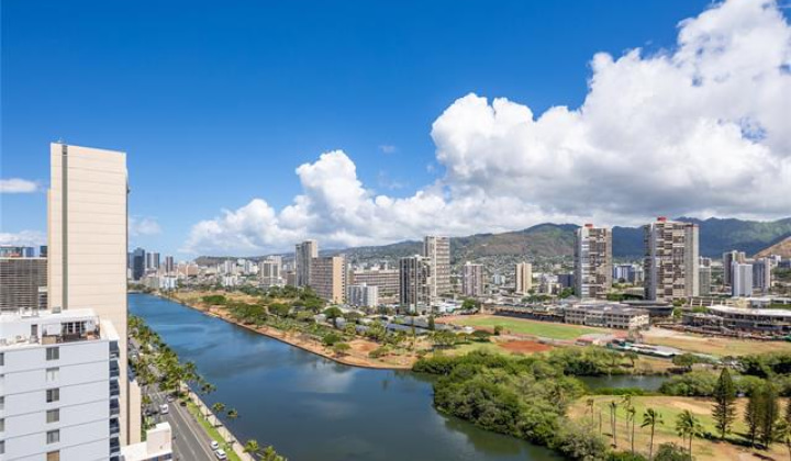 445 Seaside Avenue,Honolulu,Hawaii,96815,1 Bedroom Bedrooms,1 BathroomBathrooms,Condo/Townhouse,Seaside,24,18998443