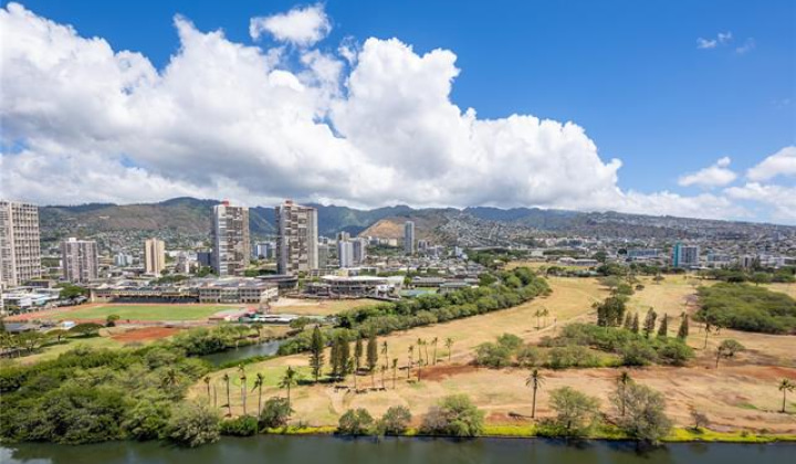 445 Seaside Avenue,Honolulu,Hawaii,96815,1 Bedroom Bedrooms,1 BathroomBathrooms,Condo/Townhouse,Seaside,24,18998443