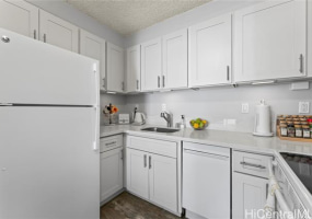 430 Keoniana Street,Honolulu,Hawaii,96815,1 Bedroom Bedrooms,1 BathroomBathrooms,Condo/Townhouse,Keoniana,10,18137280