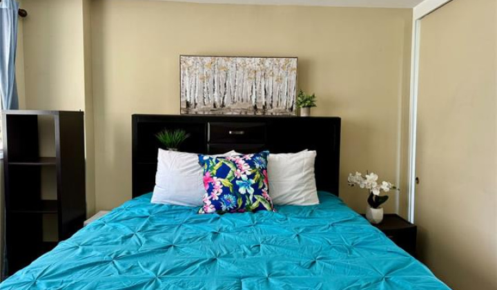 2355 Ala Wai Boulevard,Honolulu,Hawaii,96815,1 Bedroom Bedrooms,1 BathroomBathrooms,Condo/Townhouse,Ala Wai,6,18138910