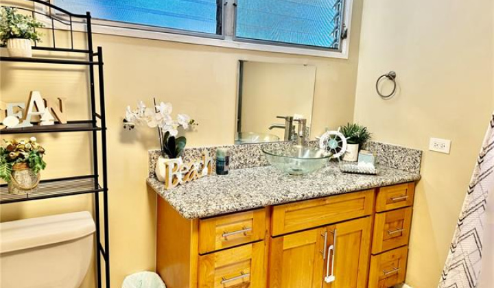 2355 Ala Wai Boulevard,Honolulu,Hawaii,96815,1 Bedroom Bedrooms,1 BathroomBathrooms,Condo/Townhouse,Ala Wai,6,18138910